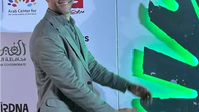 داليا مصطفى وأحمد مجدى وأحمد فتحى اول الحضور على السجادة الخضراء لمهرجان الفيوم