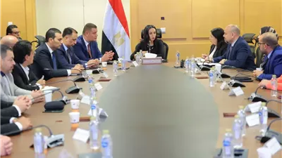 وزيرة التضامن تلتقي فريق عمل صندوق دعم مشروعات الجمعيات والمؤسسات الأهلية