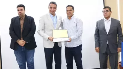 محافظ السويس يكرّم مدير عام التموين وعددًا من مفتشي المديرية