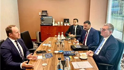 وزير البترول يبحث مع 