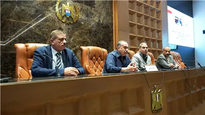 محافظ أسيوط يتابع استعدادات إعادة الانتخابات