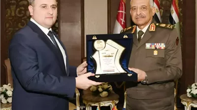 وزير الدفاع ورئيس الأركان يعقدان لقاءات ثنائية مع قادة الوفود العسكرية