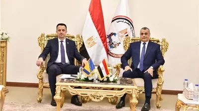 وزير الإنتاج الحربي و وزير الطاقة البوسني يناقشان سبل التعاون
