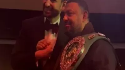 الملاكم نسيم حامد يهنئ أمير المصري بفيلم Giant بعد تجسيده شخصيته