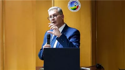 وزير البترول يلتقي كوادر هيئة الثروة المعدنية والصناعات التعدينية