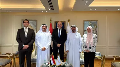 وزير الطيران يبحث مع رئيس مجموعة أبوظبي للطيران توسيع آفاق التعاون المصري-الإماراتي
