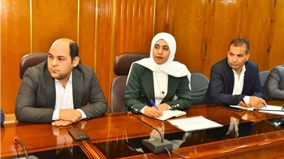 محافظ أسيوط يناقش مع المجلس التصديري تعزيز صادرات النباتات الطبية