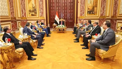 رئيس هيئة النيابة الإدارية يزور رئيس مجلس الشيوخ لتقديم التهنئة الرسمية
