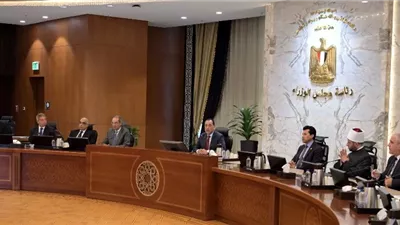 مدبولي: تفعيل آليات التصدي للشائعات واتخاذ الإجراءات القانونية ضد من ينشر الأخبار الكاذبة