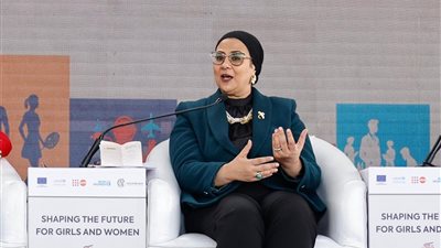 المستشارة أمل عمار تشارك في فعاليات “المساهمة في بناء المستقبل للفتيات والنساء”