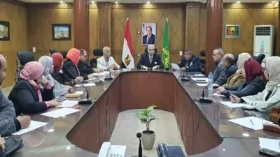 مديرتعليم القليوبية يناقش تحسين التعليم مع مسؤولي مدارس اللغات