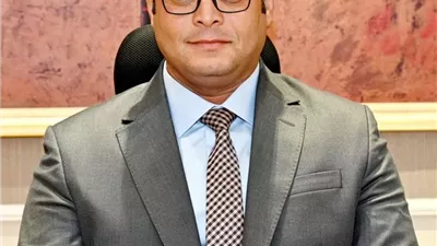 وزير الإسكان يهنئ وزير الشباب لاختياره رئيسًا للجنة الحكومية الدولية للتربية البدنية باليونسكو