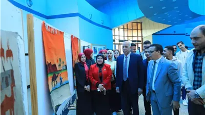 رئيس جامعة كفر الشيخ يشهد العرض المسرحي «توتة توتة»