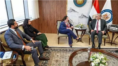 محادثات مع البنك الأوروبي لتعزيز التمويل والاستثمار في البترول