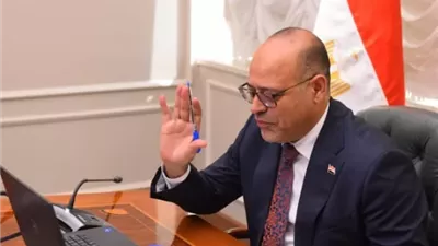 وزير العمل يشهد صرف إعانات بـ 2 مليون جنيه لأسر ضحايا ومصابي العمالة غير المنتظمة