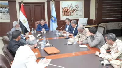 محافظ البحر الأحمر يوجّه بسرعة صيانة مصارف الأمطار وفتحات التصريف