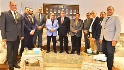 أبو النصر يلتقي مجلس إدارة نادي أسيوط الرياضي بتشكيله الجديد