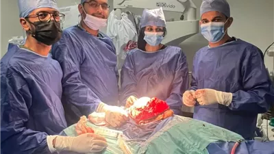 محافظ أسوان يشيد بالمستشفى التخصصي بعد انقاذ حياة مريضة