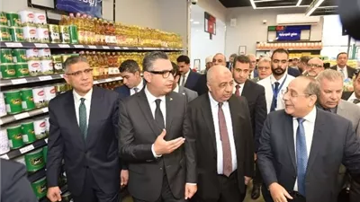 وزير التموين يفتتح الفرع الرابع لمنافذ «كاري أون» بالجيزة