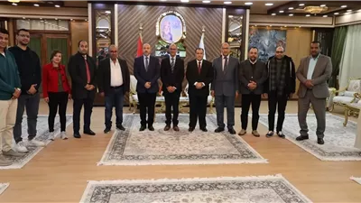 مستشفيات قنا الجامعية تستقبل خبير سويسري في جراحات القلب والصدر