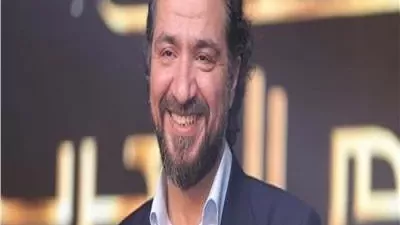 محمد القس: اشتغلت سواق وسباك وكهربائي ونقاش قبل التمثيل