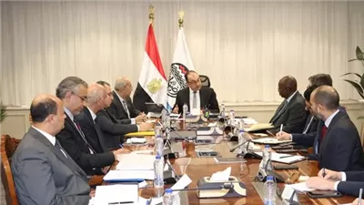وزير قطاع الأعمال يستقبل وفد البنك الدولي لتعزيز التعاون
