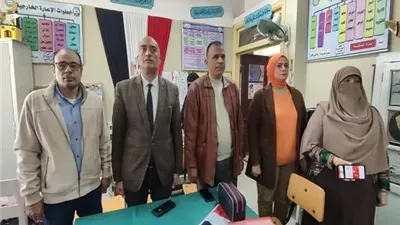 مدير إدارة المنيا التعليمية يتفقد المدارس للاستعداد لامتحانات نصف