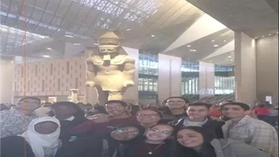 طلاب البرنامج الفرنسي بقصر العيني يزورون المتحف المصري