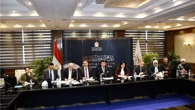 وزيرالشباب يشهد جانبا من مقابلات الالتحاق ببرنامج الدبلوماسية الشبابية