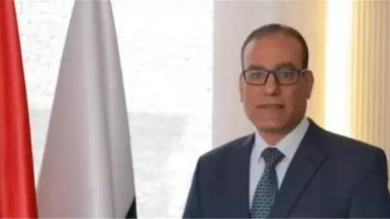 الدكتور مصطفى عزام