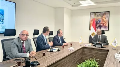 نائب وزير الإسكان يستقبل مسئولي إحدى الشركات التركية