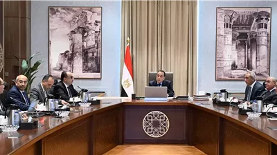 رئيس الوزراء: الحكومة أنفقت المليارات على تطوير مصانع الغزل والنسيج