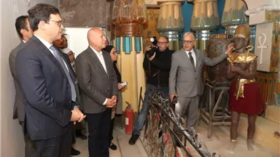 وزير الثقافة ومحافظ القاهرة يتفقدان متحف الشمع