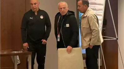 تفاصيل جلسة هاني أبوريدة مع لاعبي المنتخب قبل مواجهة زيمبابوي