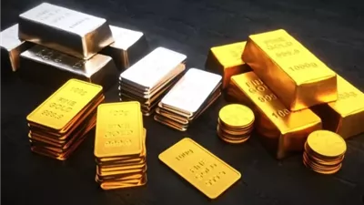 الذهب يشتعل فوق 4400 دولار والفضة تفاجئ الأسواق