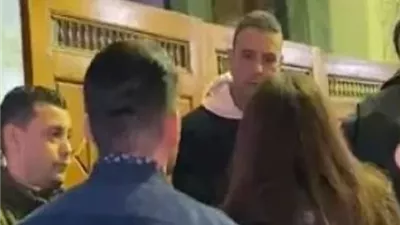 دنيا سمير غانم ورامى رضوان يواسيان ابناء الفيشاوى فى وفاة والدتهما