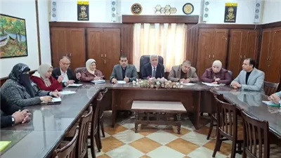 مدير تعليم الإسماعيلية يترأس مقابلات للمرشحين للمبادرة الرئاسية
