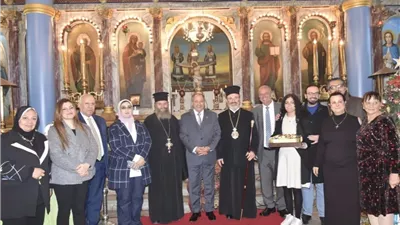 محافظ بورسعيد يزور الكنائس لتهنئة الأخوة الأقباط بعيد الميلاد المجيد
