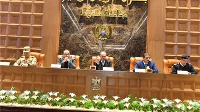 محافظ أسيوط يعلن حزمة قرارات حاسمة لتسريع التنمية