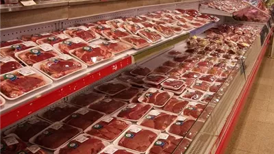 التموين تطرح لحومًا ودواجن وأسماكًا بتخفيضات تصل إلى 20%