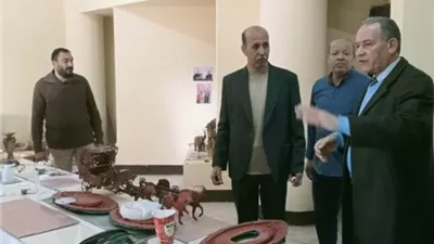 مدير تعليم أسيوط يتابع تجهيز مركز 