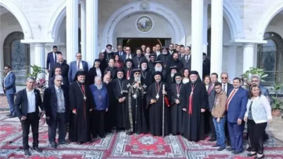 مطران المنيا والبطريرك الأنبا ابراهيم في استقبال البابا تواضروس
