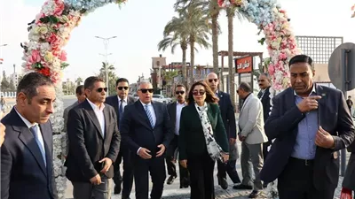 وزيرة التنمية المحلية تفتتح ميدان ومجمع تجاري في الإسماعيلية..صور