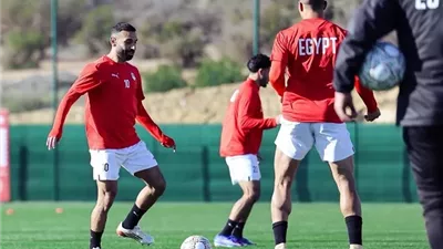 صلاح ومرموش يقودان الهجوم.. تغييران في تشكيل مصر أمام جنوب أفريقيا