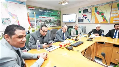 محافظ أسيوط يتابع 