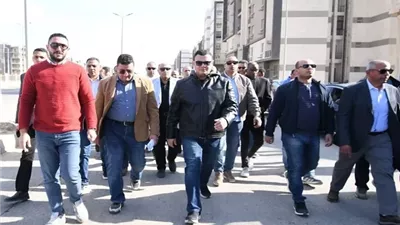وزير الإسكان يتفقد مشروع 