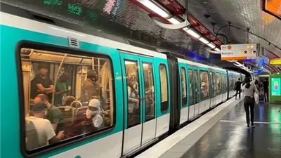 تفاصيل حادث طعن في مترو الأنفاق بباريس