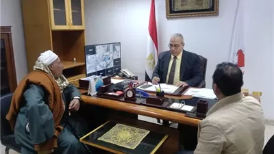 إسماعيل يستمع إلى شكاوى المواطنين ويوجه بحلول فورية بسوهاج