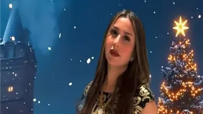 جنات تحتفل بالكريسماس بإطلالة أنيقة