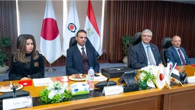 رئيس نادي سموحة وأسماء الخولي يزوران الجامعة المصرية اليابانية